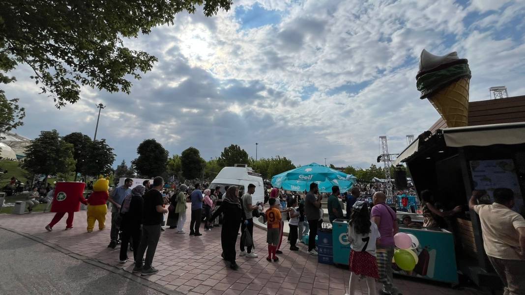 Selçuklu’da karne sevinci şenliğe dönüştü! Yüzlerce çocuk akın etti 19